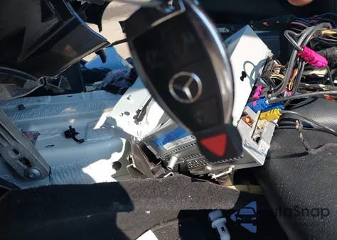 2015 Mercedes-Benz C 300 4Matic/Luxury 4Matic/Sport 4Matic из США, поврежденный, VIN 55SWF4KB8FU033271